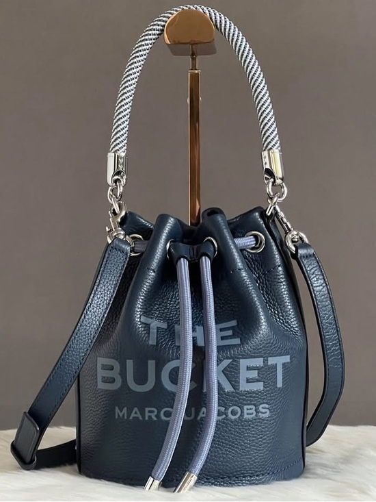 Marc Jacobs Handbags - H652L01PF22 - Marc Jacobs The Leather Bucket Bag